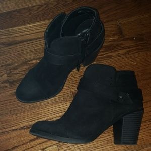 NWOT No Parking Black Eleni Boots Size 8